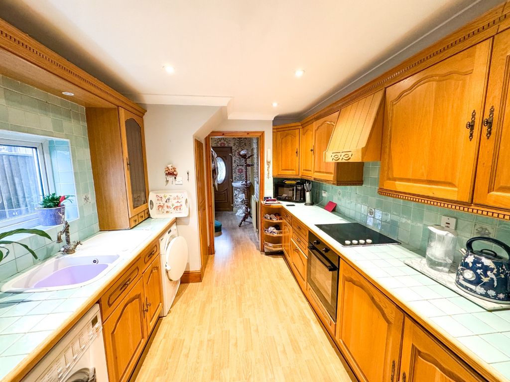 Property photo 3 of 15 4540016