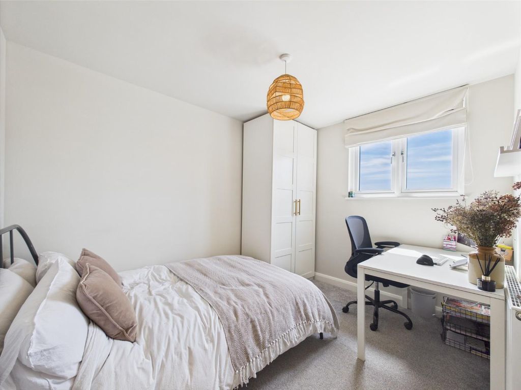 Property photo 3 of 21 Cam01576G0-Pr0265-Still001.Jpg