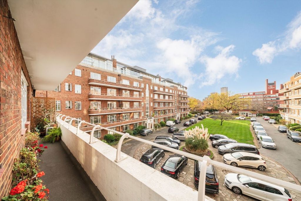 Property photo 3 of 8