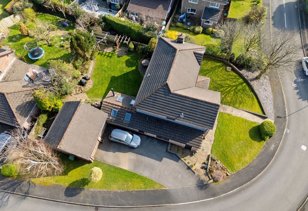 Property photo 2 of 52