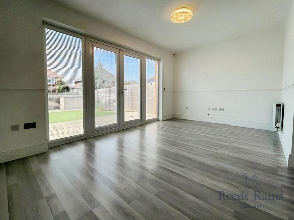 Property photo 3 of 16 Pbox-Img.Jpg