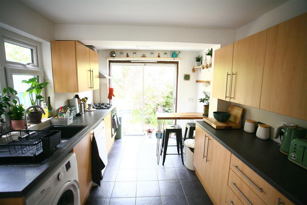 Property photo 2 of 13 94Cath44.Jpg