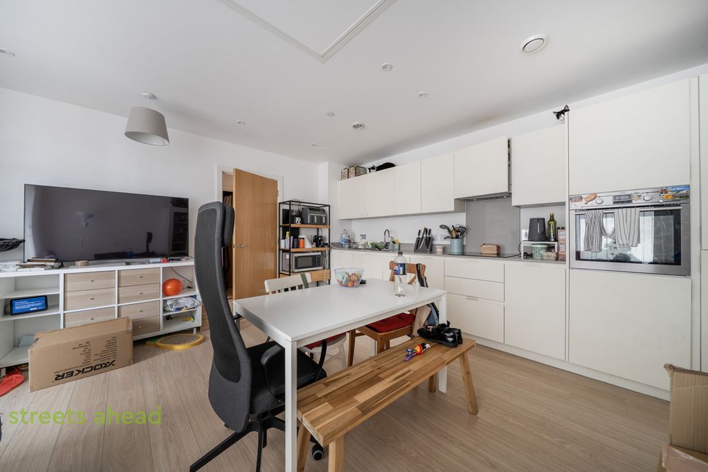 Property photo 2 of 10 7Fa8c908-97F3-438...