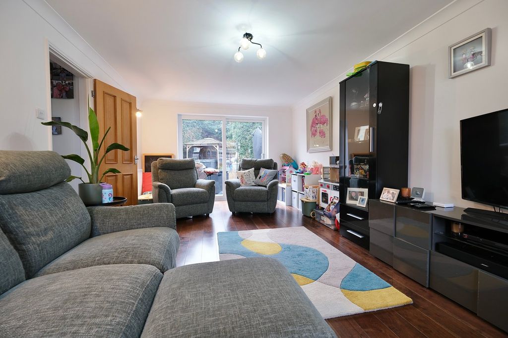 Property photo 3 of 21