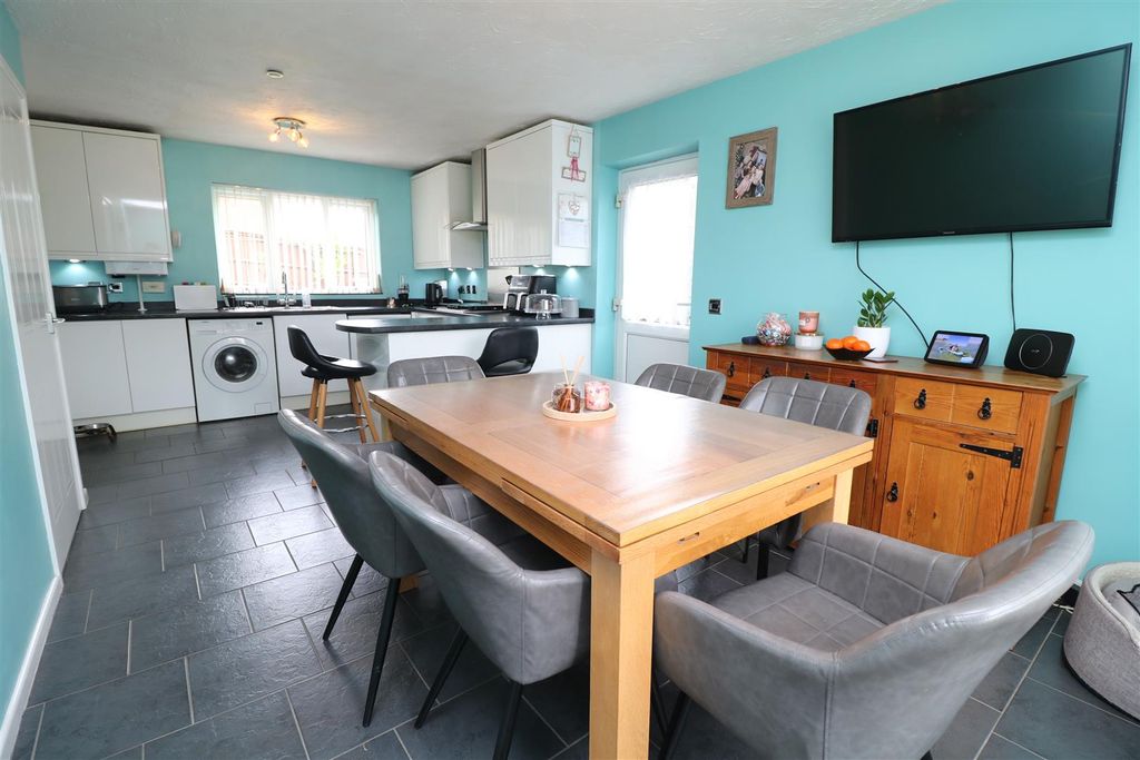 Property photo 3 of 16 Img_8635.Jpg