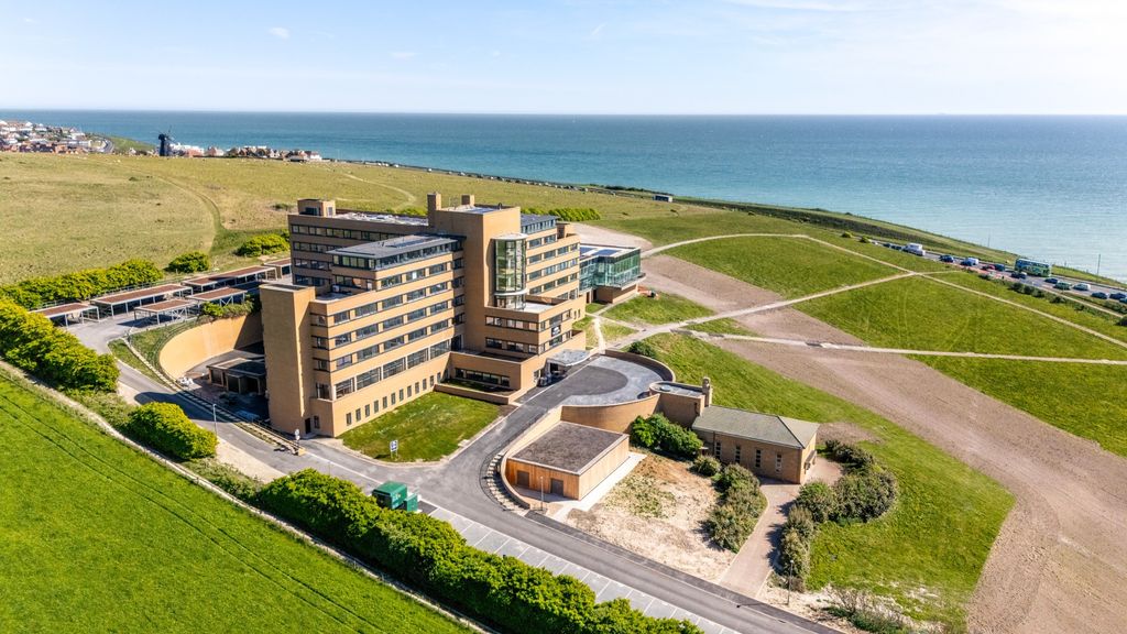 Property photo 1 of 27 5115911