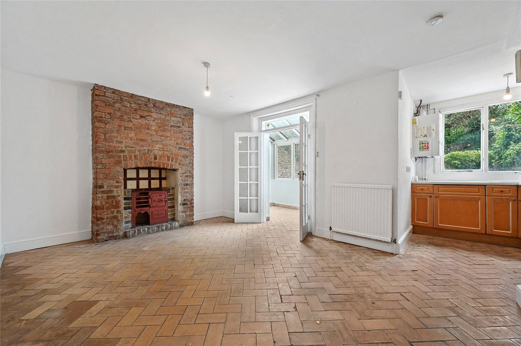 Property photo 2 of 17 Picture No. 12