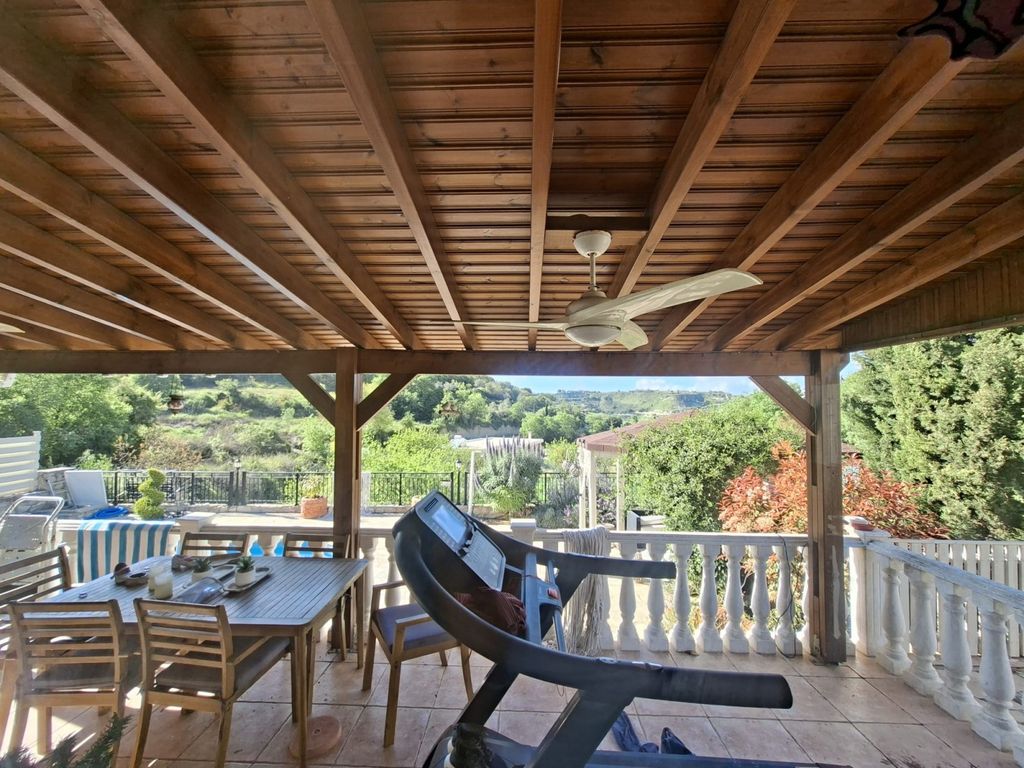Property photo 3 of 18