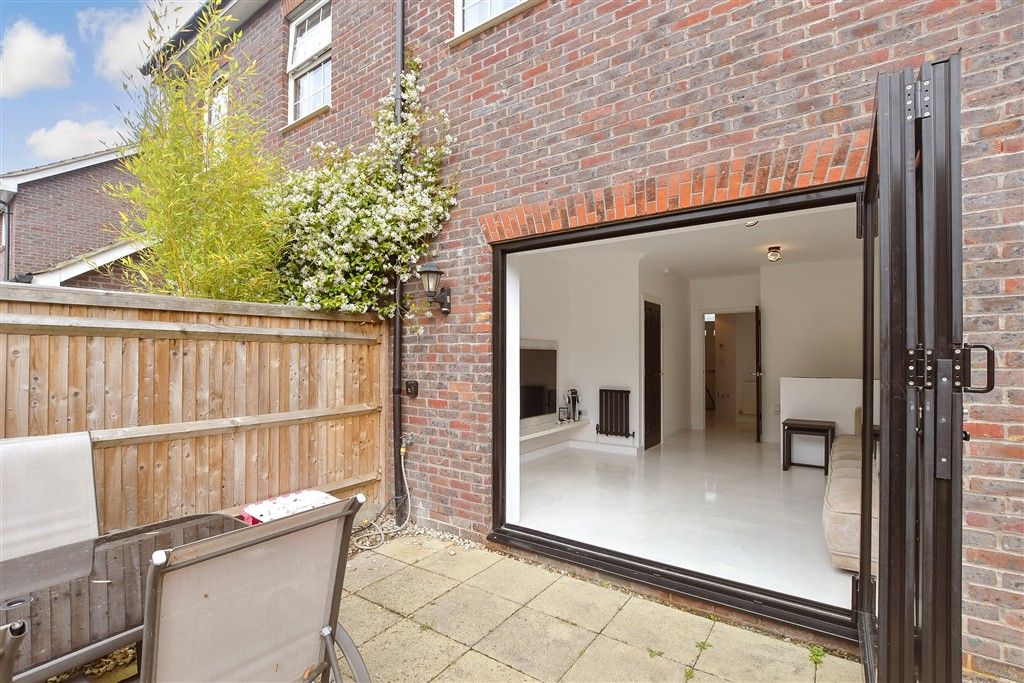Property photo 2 of 16 External Lifestyle Photograph