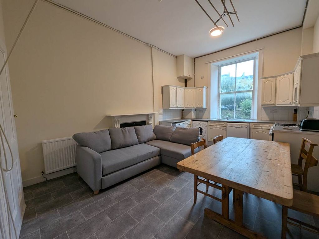 Property photo 2 of 13 Pxl_20251103_143242096