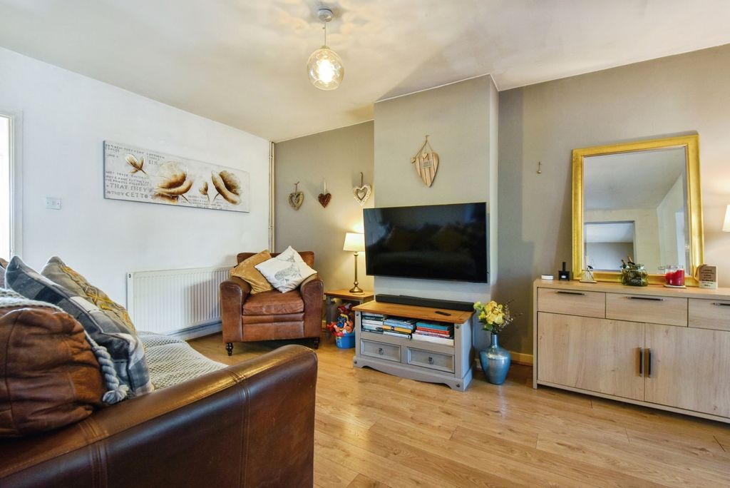 Property photo 2 of 20 Pbox-Img.Jpg