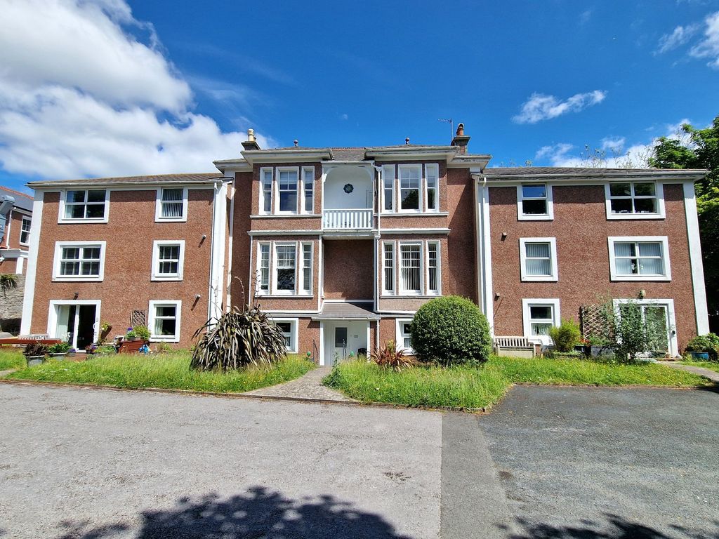 Property photo 1 of 18
