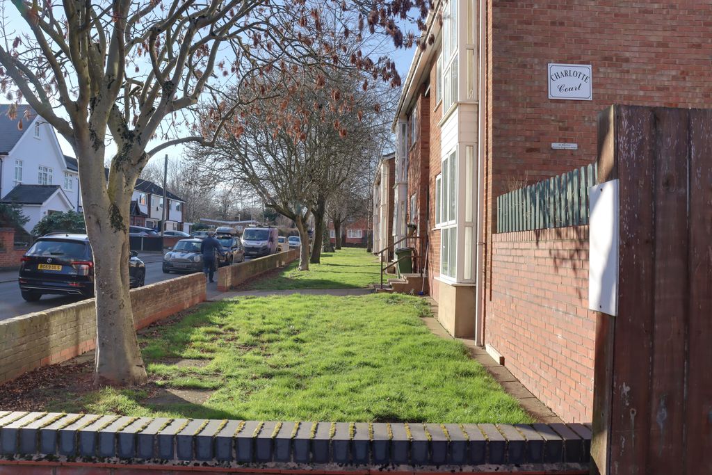 Property photo 2 of 10