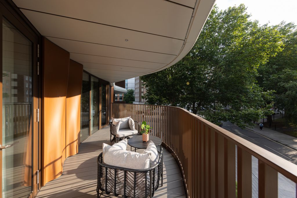 Property photo 2 of 43