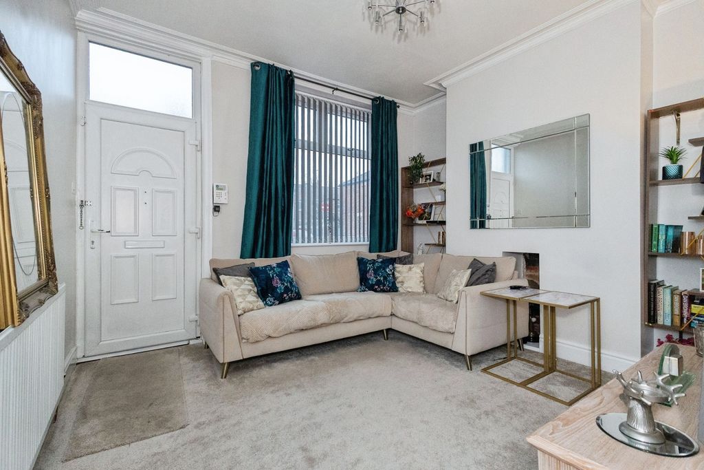 Property photo 3 of 16 Photo