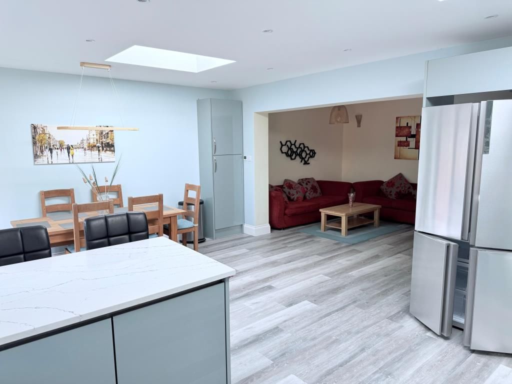 Property photo 2 of 19 Kitchen