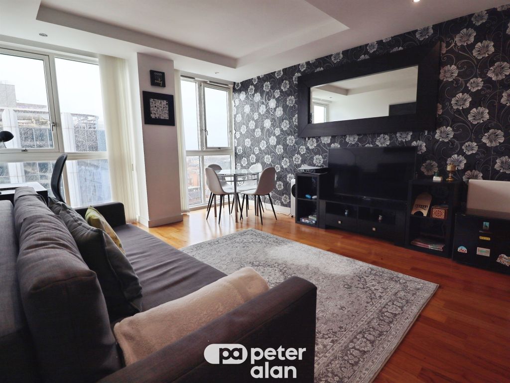 Property photo 2 of 11 Living3