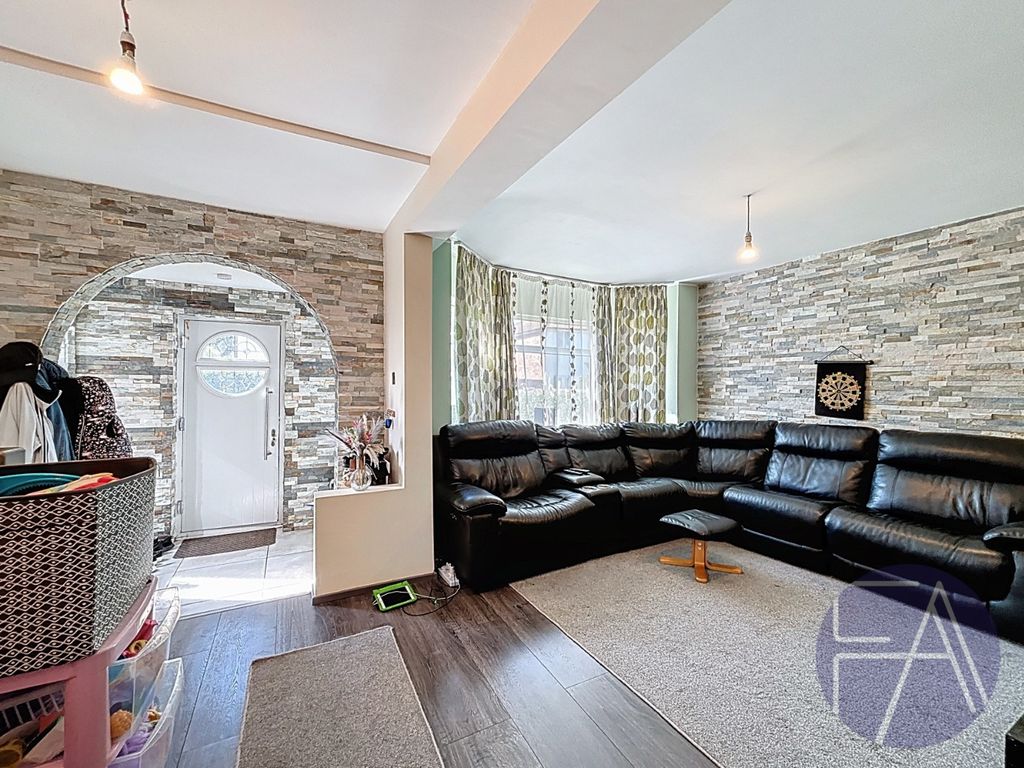 Property photo 3 of 25 4502963