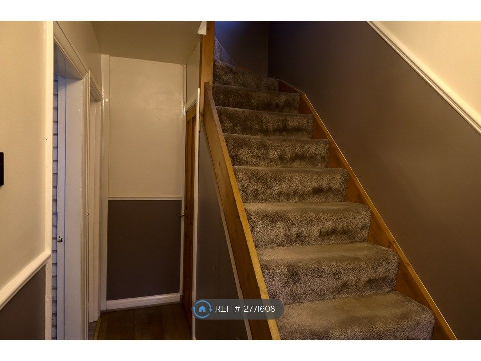 Property photo 3 of 34 Hallway