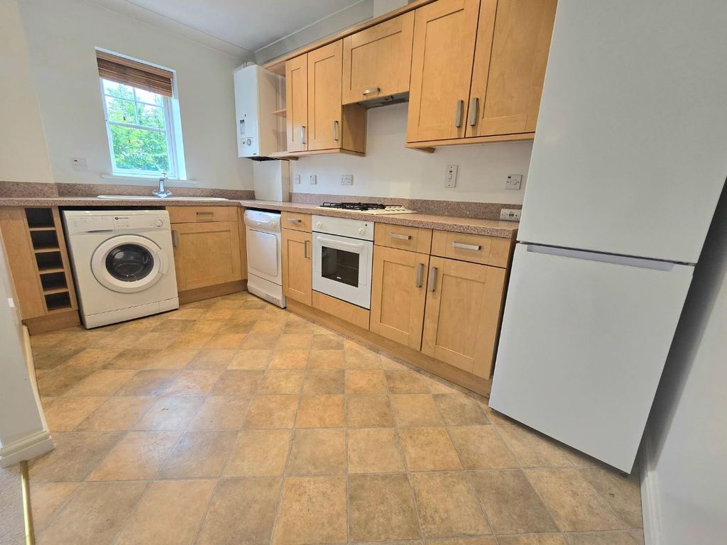 Property photo 3 of 9 Kitchen