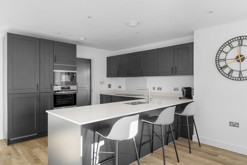 Property photo 3 of 39