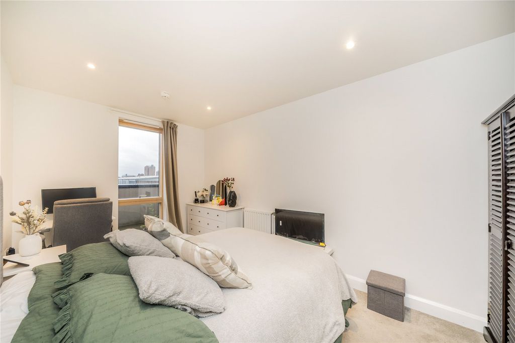 Property photo 3 of 7 Bedroom One