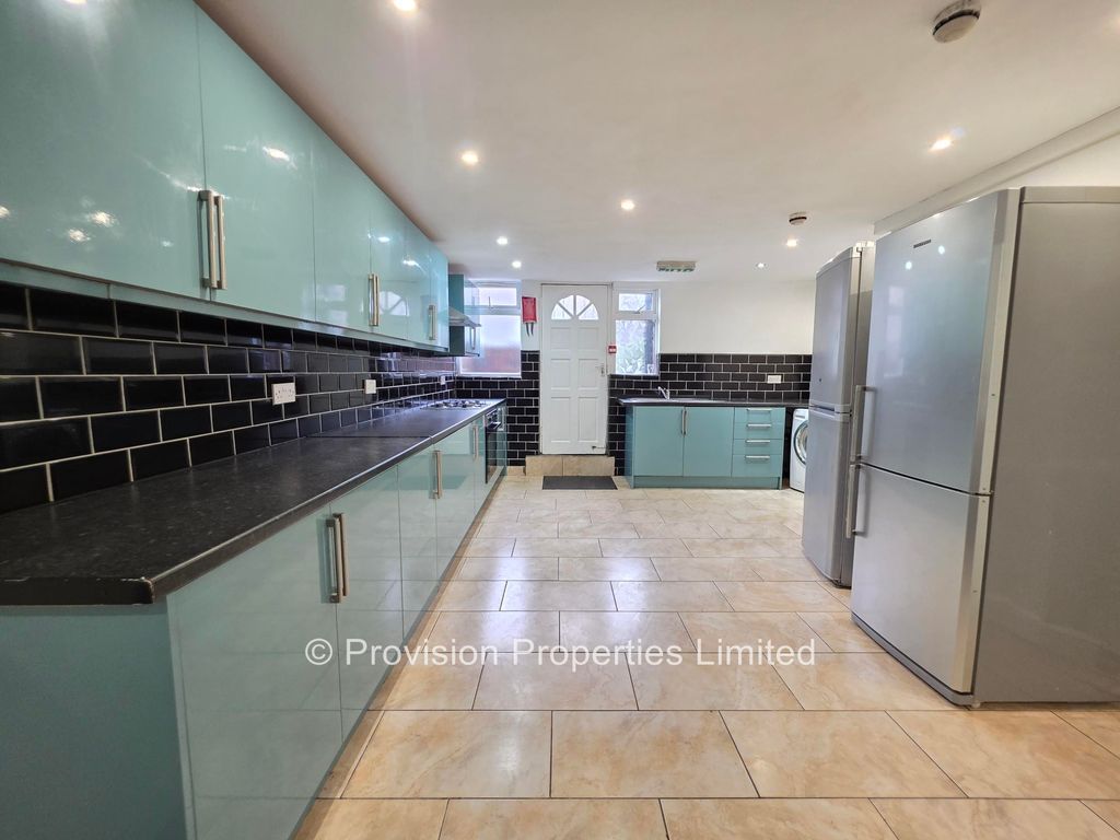 Property photo 2 of 10 Photo