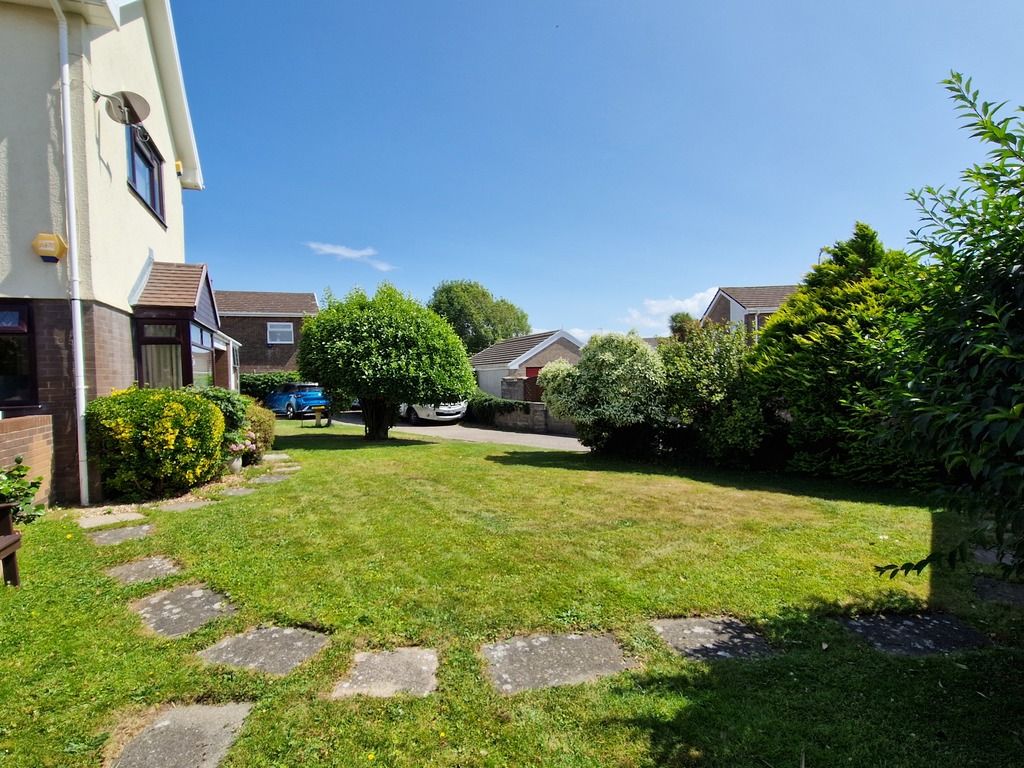 Property photo 2 of 40