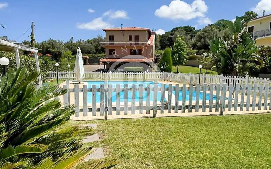 Property photo 1 of 5