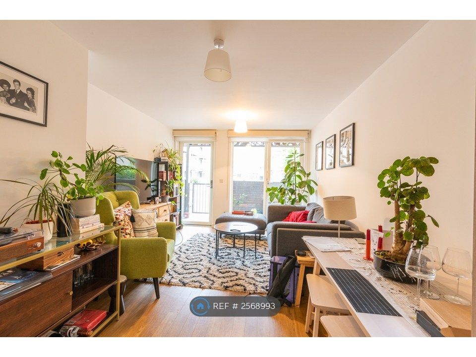 Property photo 1 of 11 Living Room
