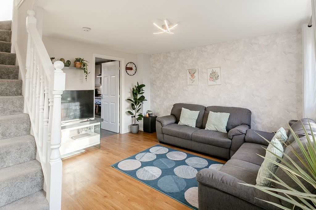 Property photo 3 of 19