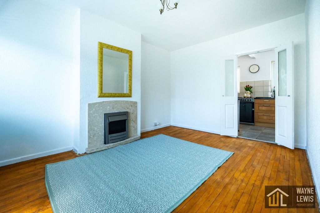 Property photo 3 of 28