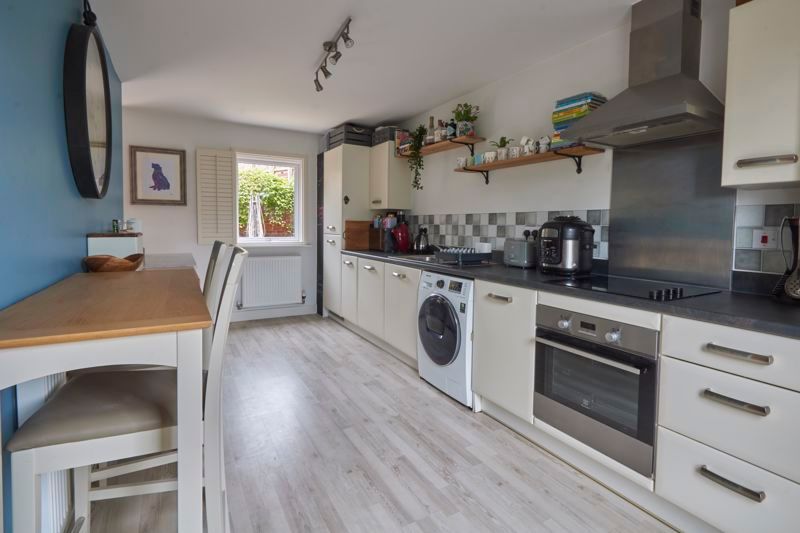 Property photo 3 of 12 Kitchen