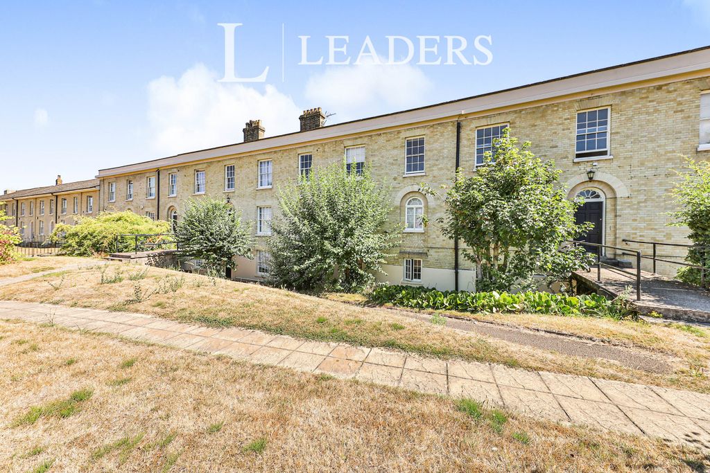 Property photo 1 of 10 Front