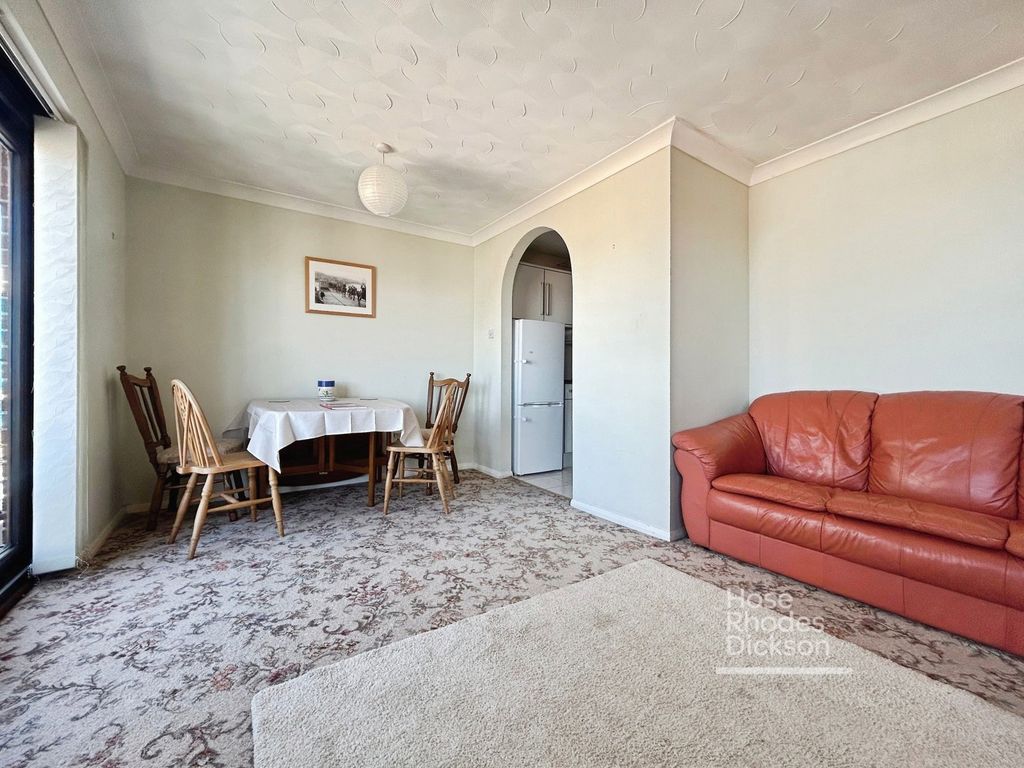 Property photo 3 of 12 Pbox-Img.Jpg