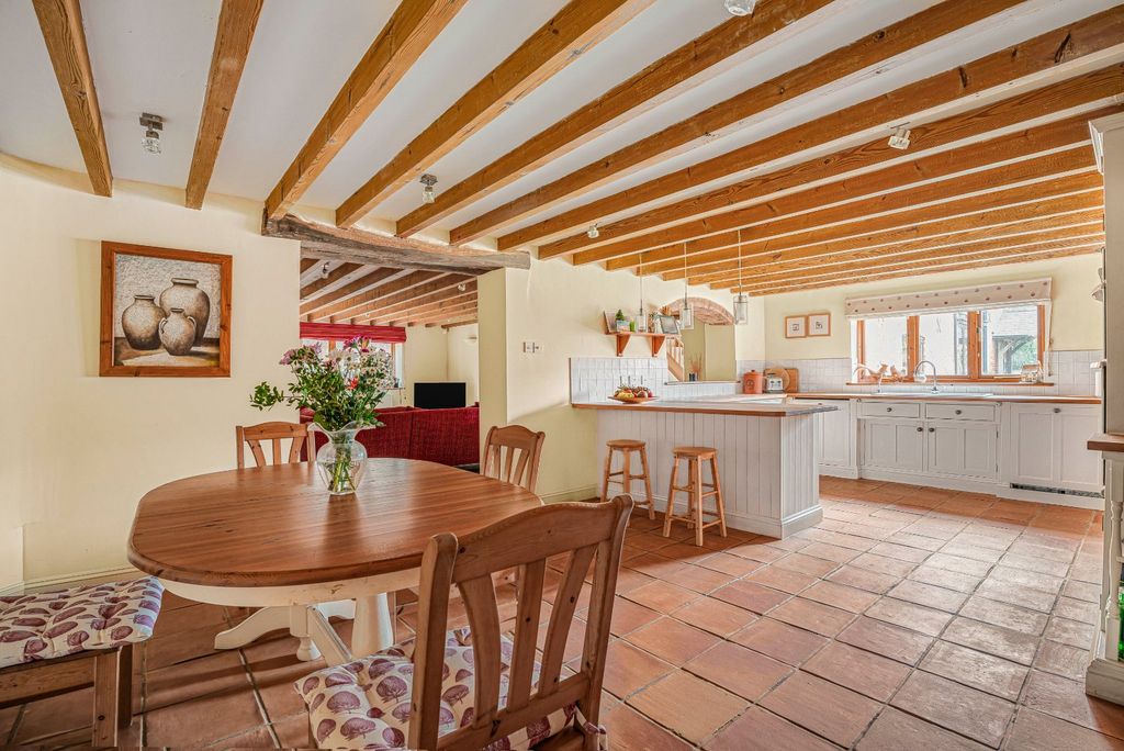 Property photo 2 of 20 Kitchen