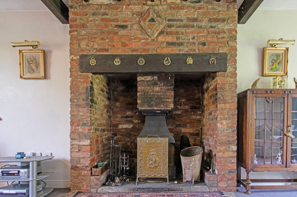 Property photo 3 of 32