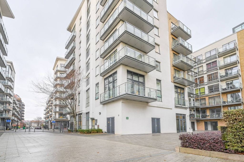 Property photo 2 of 8