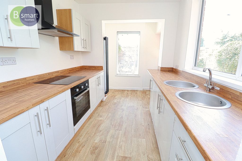 Property photo 2 of 15 Img_9304