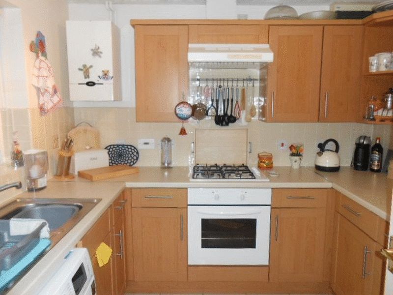 Property photo 2 of 10 Kitchen