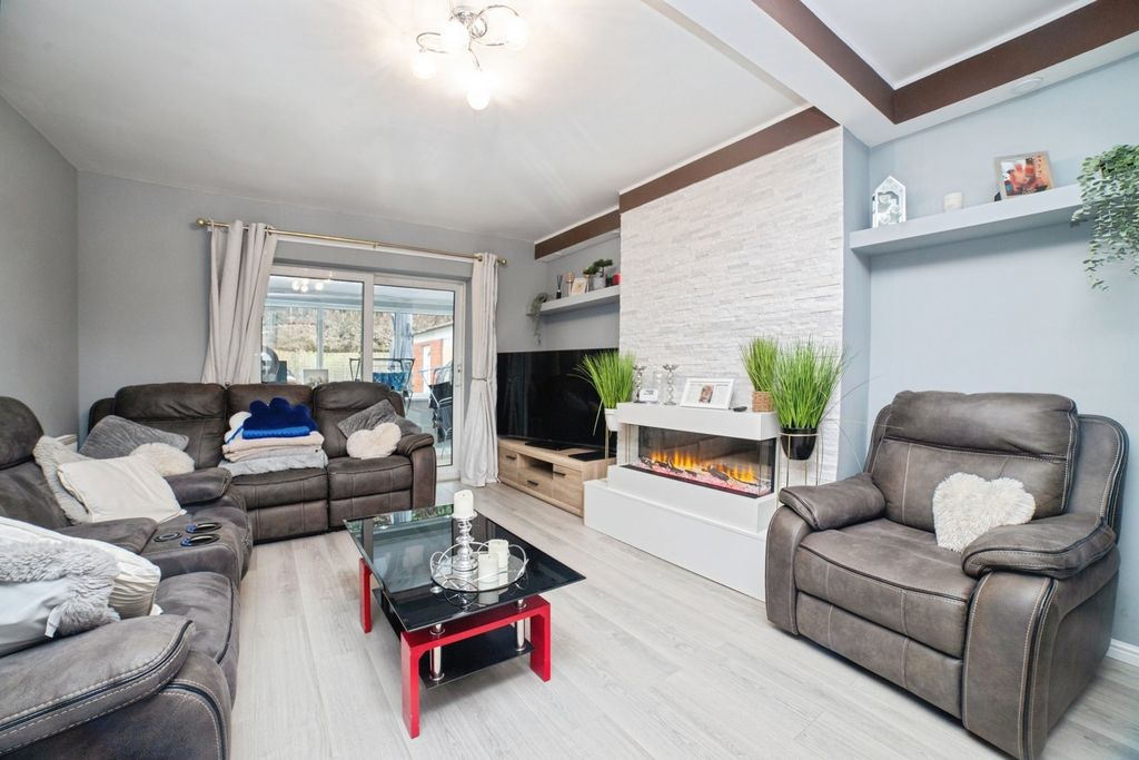 Property photo 2 of 21 Pbox-Img.Jpg