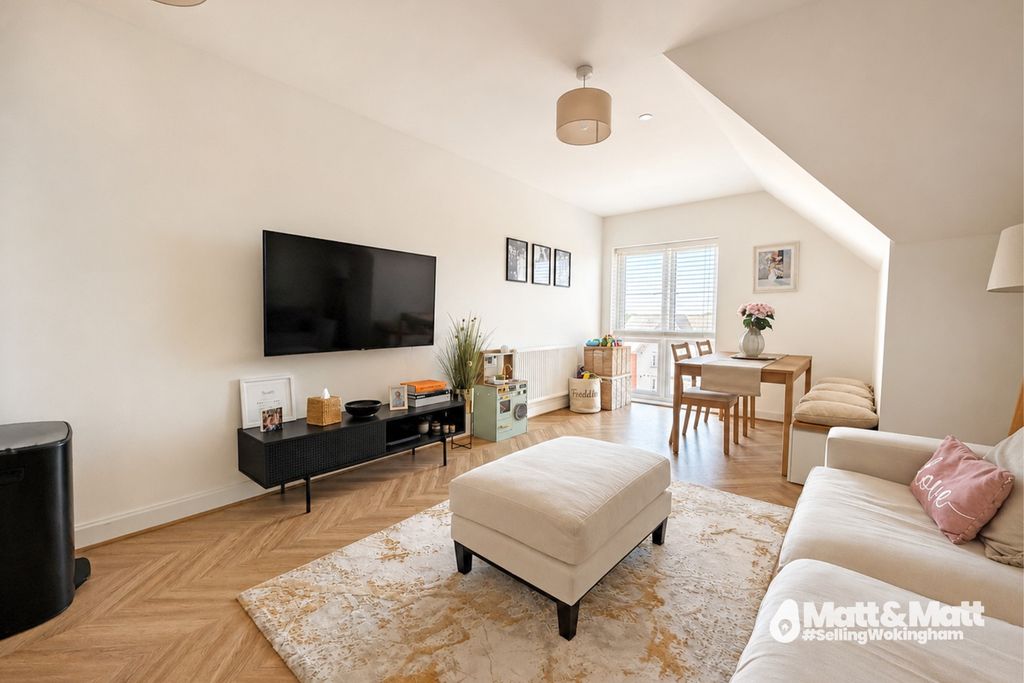Property photo 2 of 8 4683024