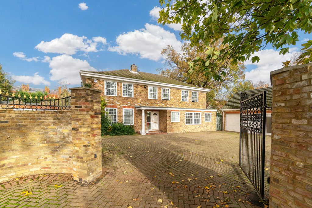 Property photo 1 of 25