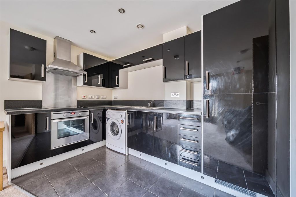 Property photo 2 of 12 1389267-10-69456Aee799Bf.Jpg