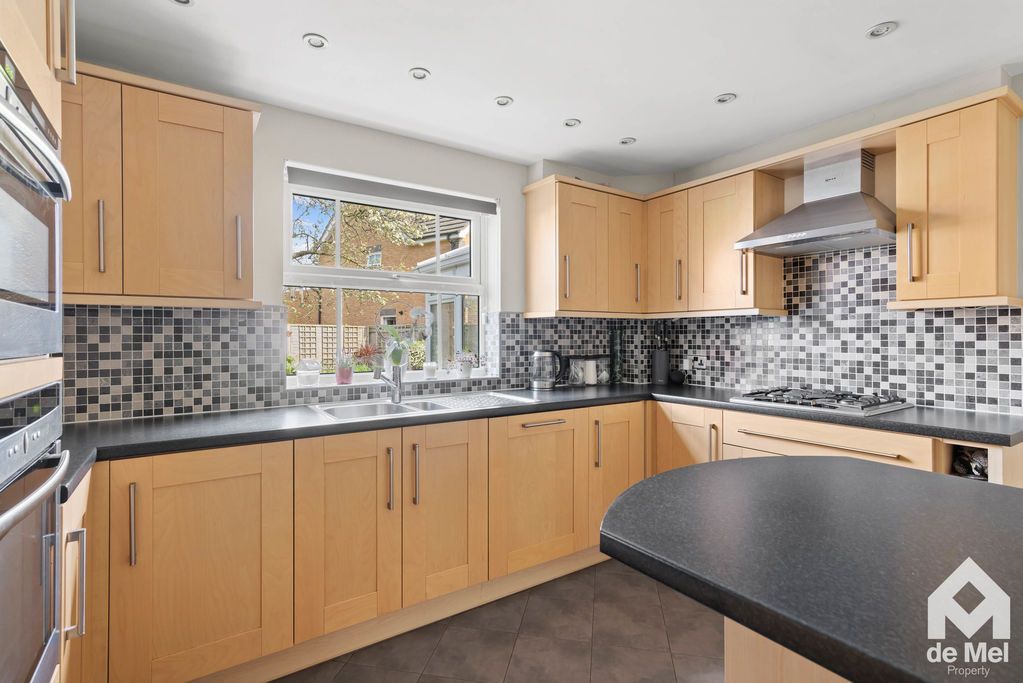 Property photo 3 of 19 Photo 15