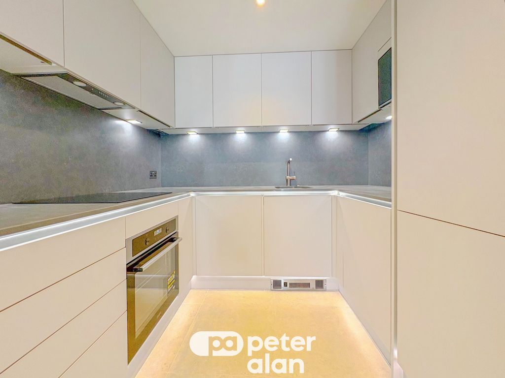 Property photo 2 of 18 Kitchen