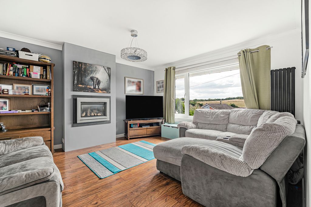 Property photo 2 of 22