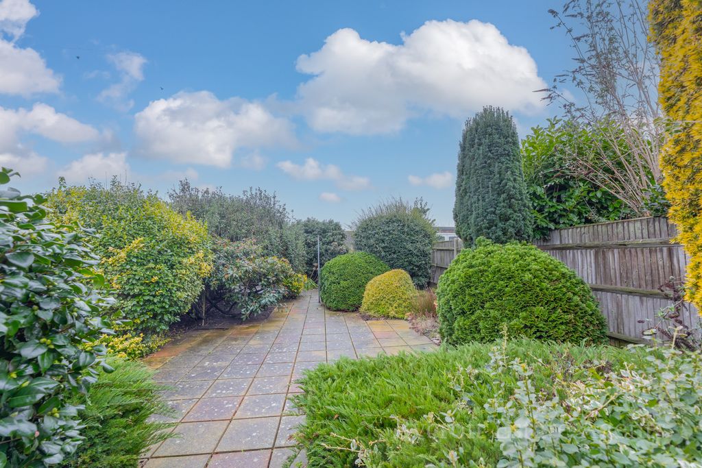 Property photo 3 of 12