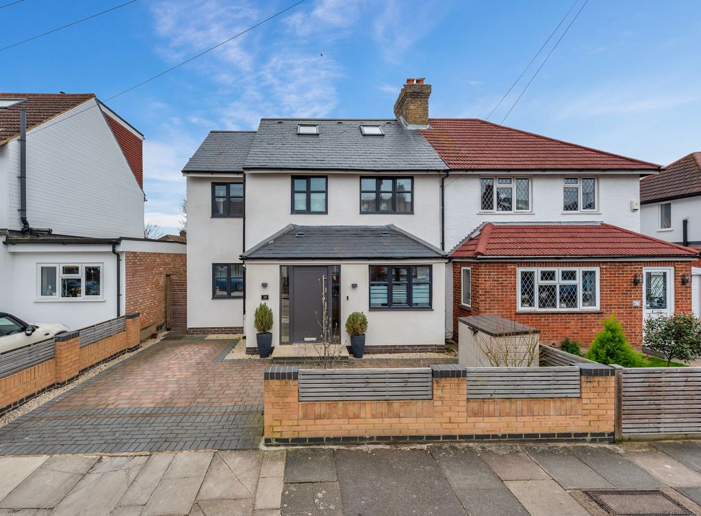 Property photo 1 of 17 Photo #1