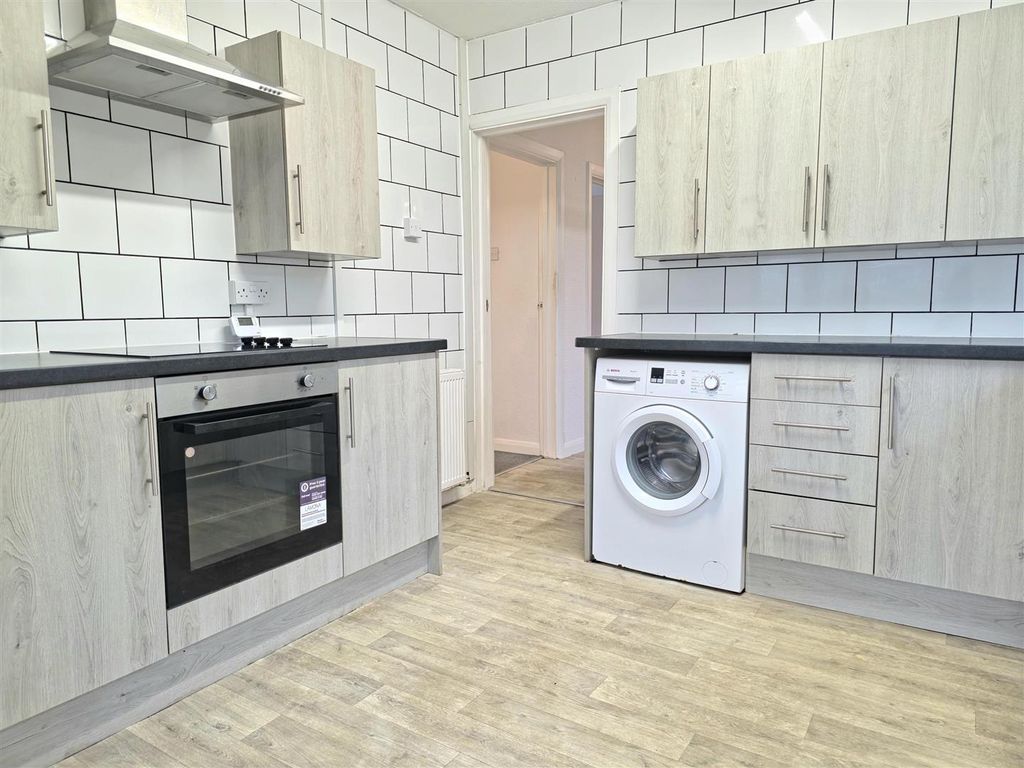 Property photo 1 of 15 Kitchen